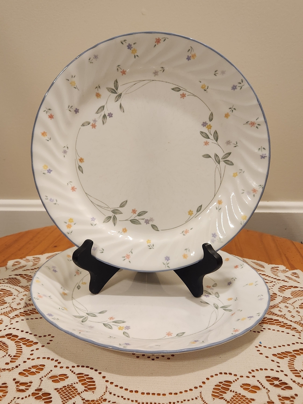 SET OF TWO Corelle 10.25" English Meadow Dinner Plates